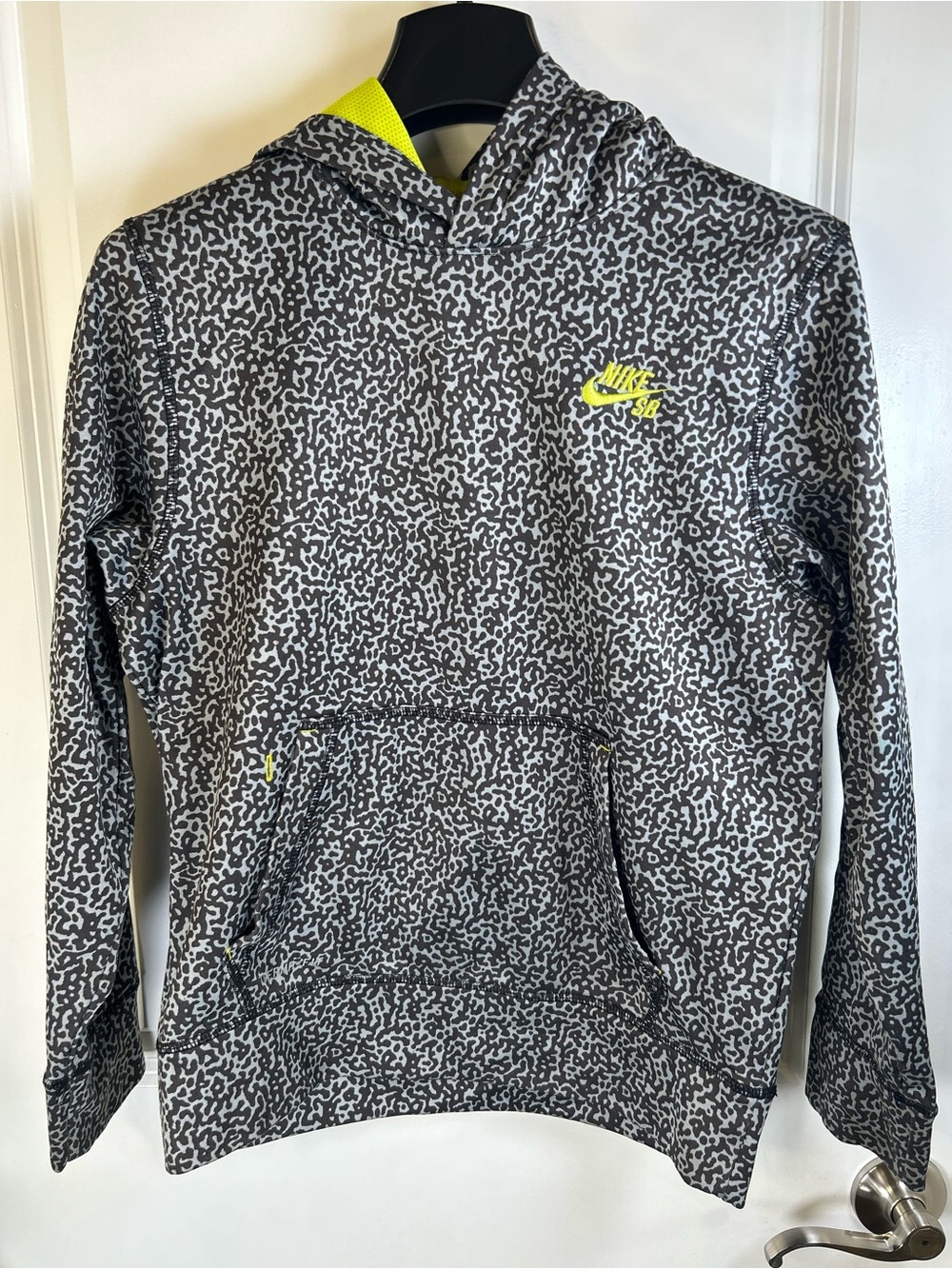 Nike SB Gray and‎ Neon Yellow Logo Hoodie Youth Large